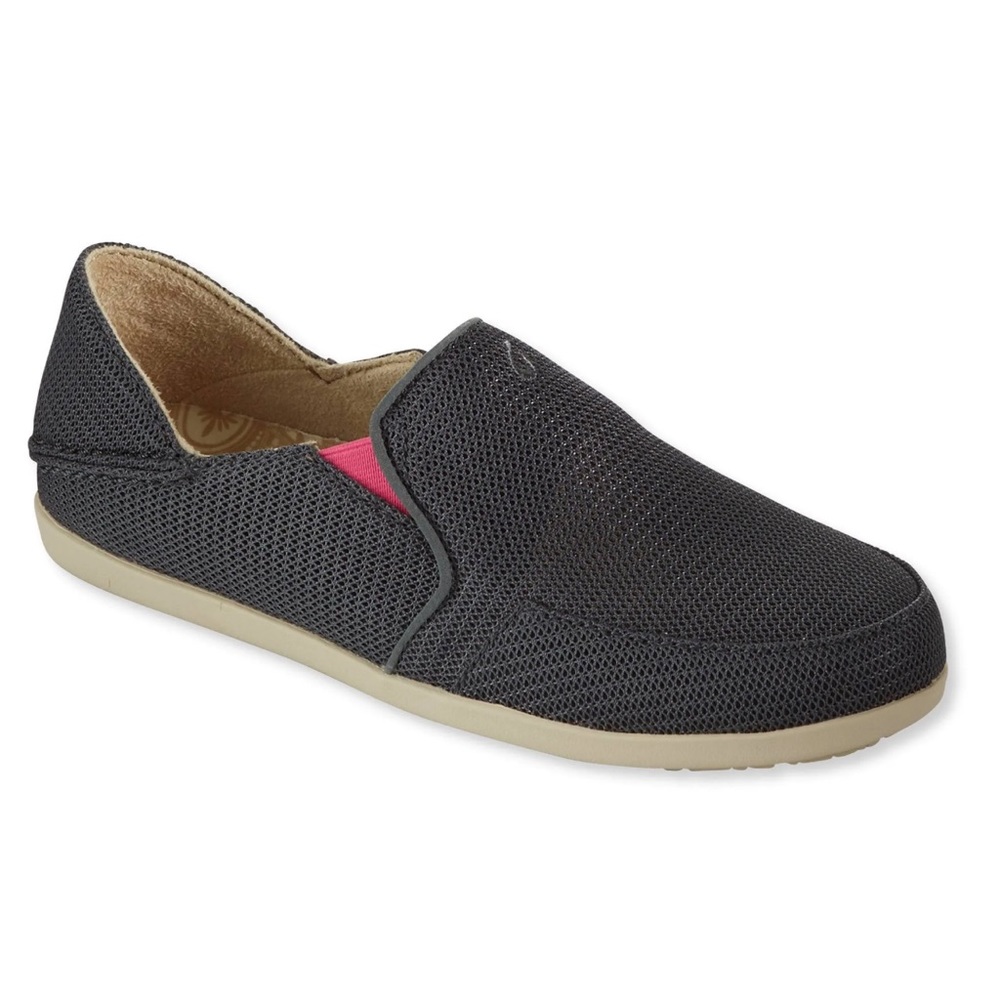 OluKai Women's Waialua Mesh Shoe, Dark Shadow/Magenta, size 7
